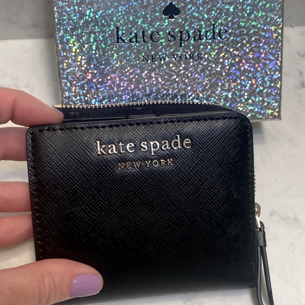 Kate Spade NY Cameron Small l-Zip Bifold - Picture 3 of 14